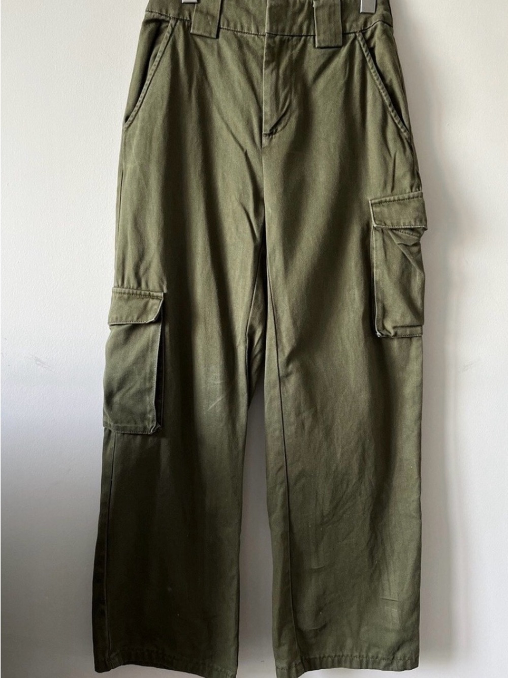 TNA Aritzia women Olive Green Cargo Pants